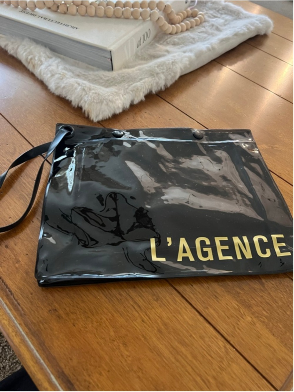 New L'AGENCE Black & Gold One Size Beach Clutch Wristlet